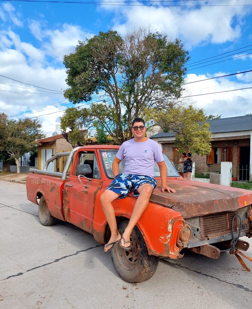 Camioneta al piso con guardabarros modificados